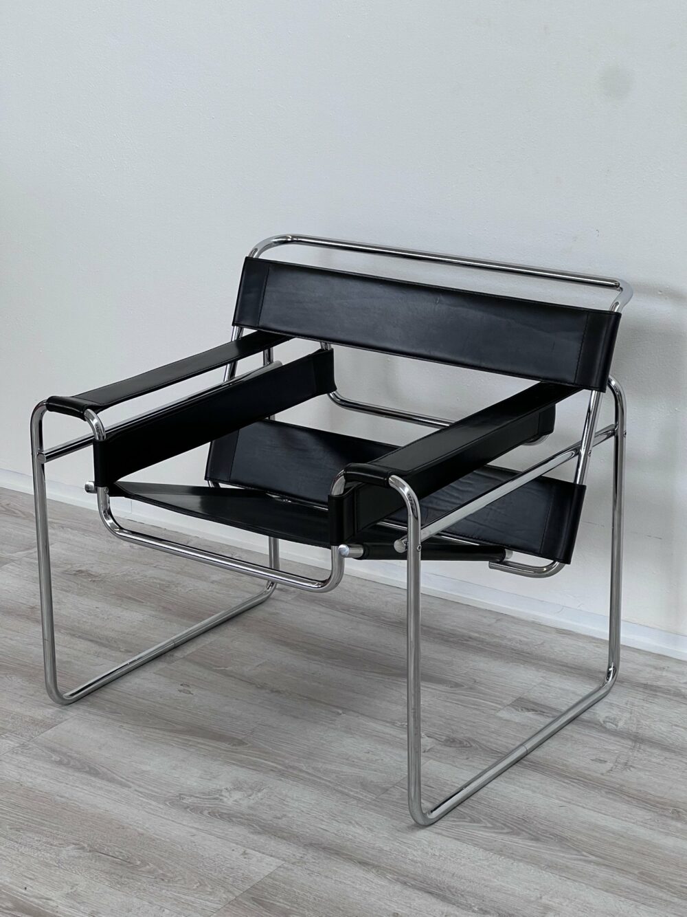 Set di 3 poltrone B3 Wassily di Marcel Breuer per Gavina anni '80.