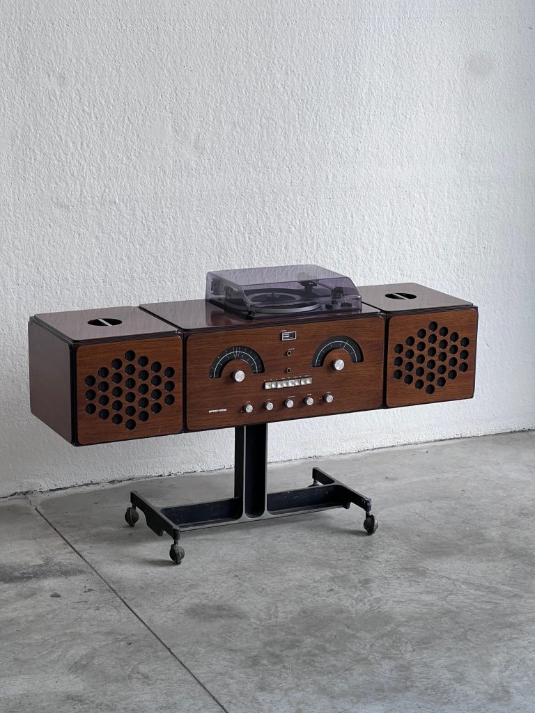 Radiofonografo "Brionvega" di Achille e Pier Giacomo Castiglioni per Brionvega