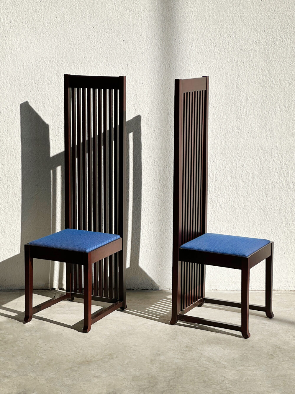 Coppia di sedie "Robie 1", F.L. Wright per Cassina, 90s