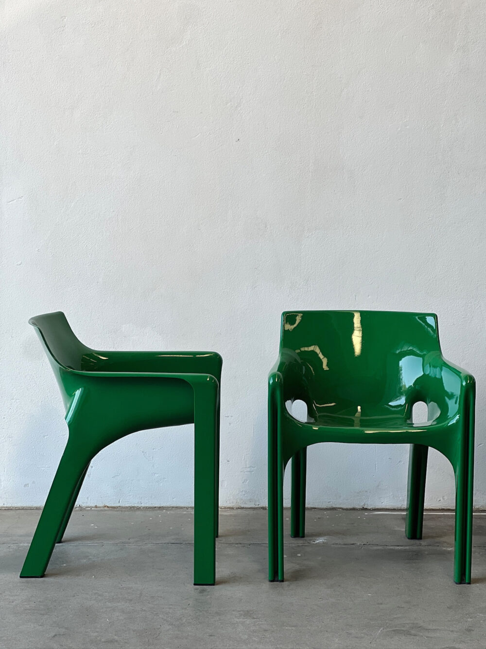 Sedie Gaudì, Vico Magistretti per Artemide, 80s - immagine 2